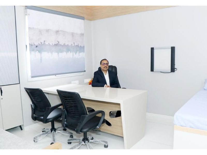 Dr. Mitesh's Consulting Room